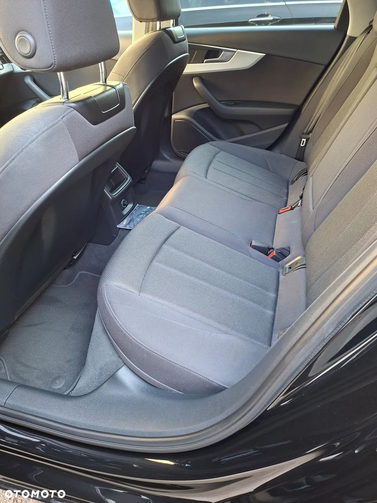 Audi A4 Avant 2.0 TDI - 9