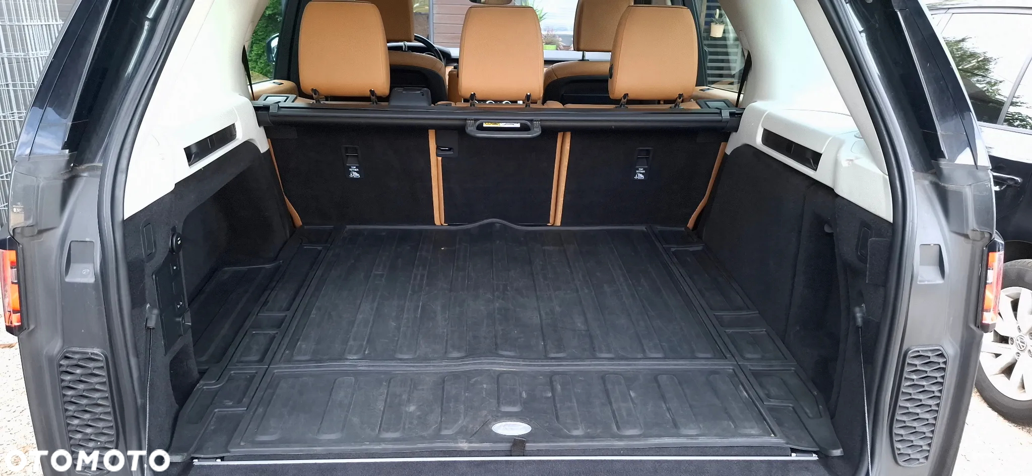 Land Rover Discovery 3.0 TD6 HSE Luxury - 27