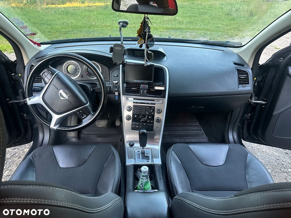 Volvo XC 60 D5 AWD Momentum - 10