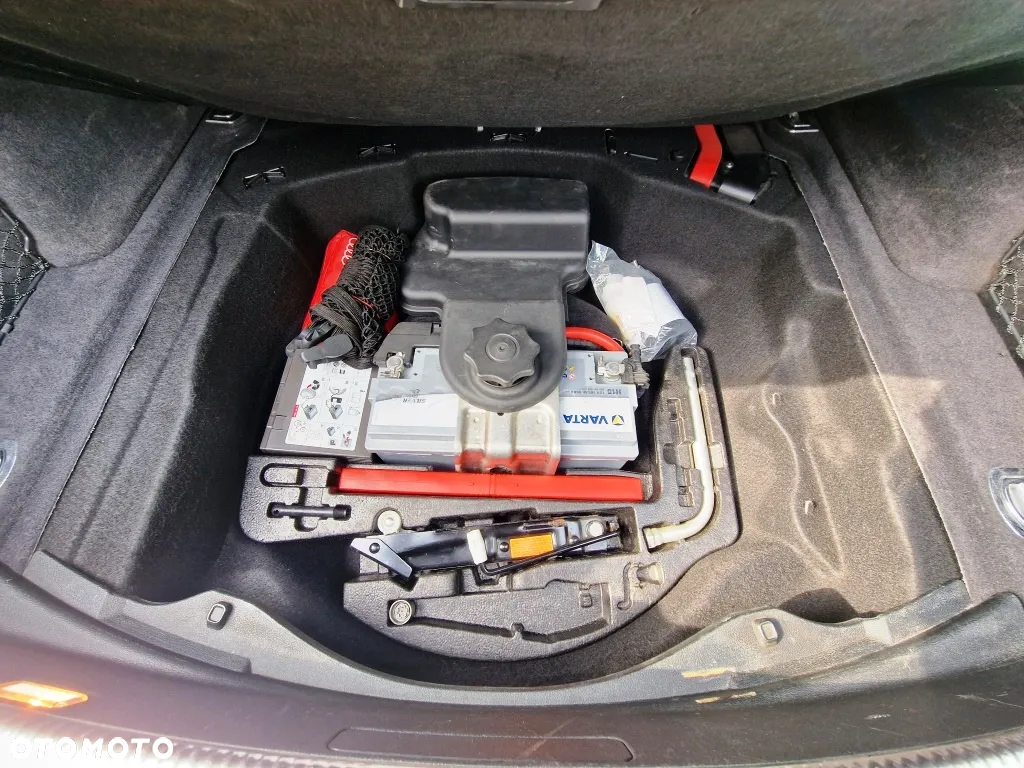 Audi A8 - 40