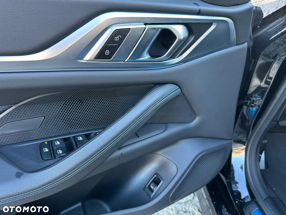 BMW i4 - 18