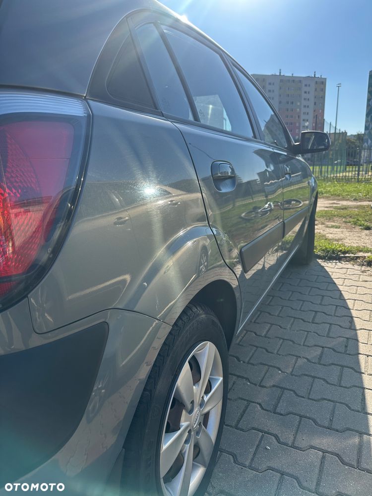 Kia Rio - 6