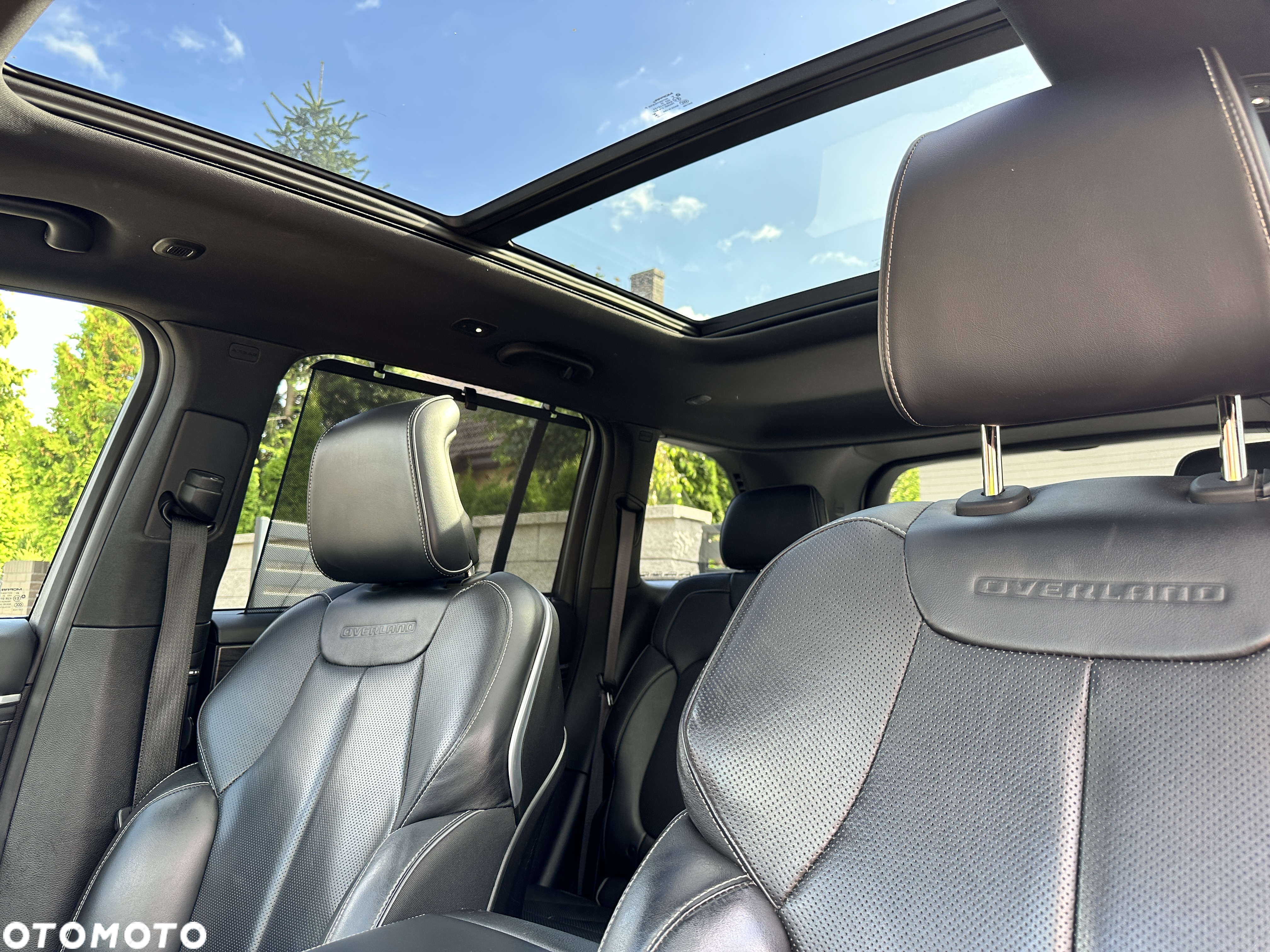 Jeep Grand Cherokee - 25