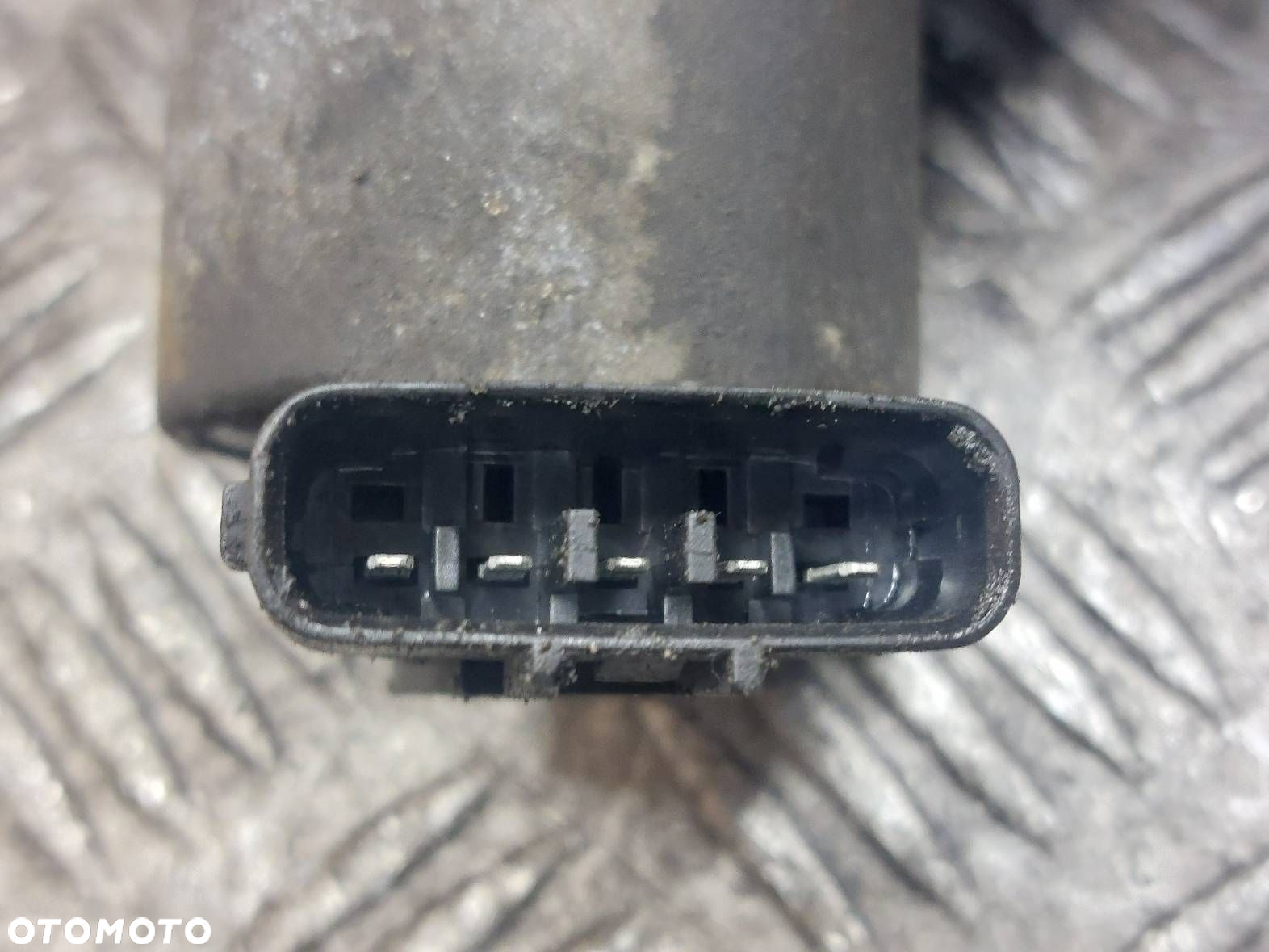 ZAWÓR EGR COMBO C CORSA C MERIVA A 1.7 CDTI 8980607951 HU135000-7341 - 5