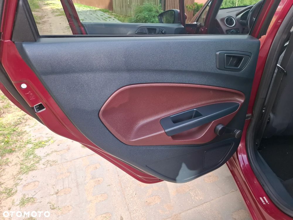 Ford Fiesta 1.6 TDCi SYNC Edition - 31