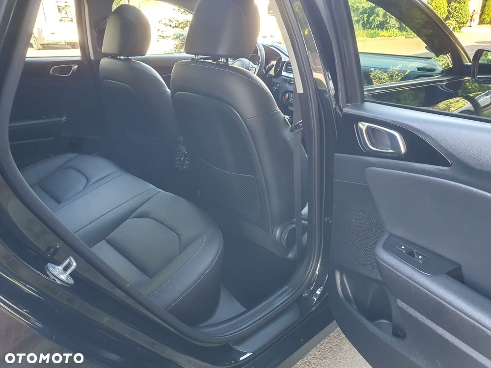 Kia Ceed 1.4 T-GDI DCT OPF Platinum Edition - 16