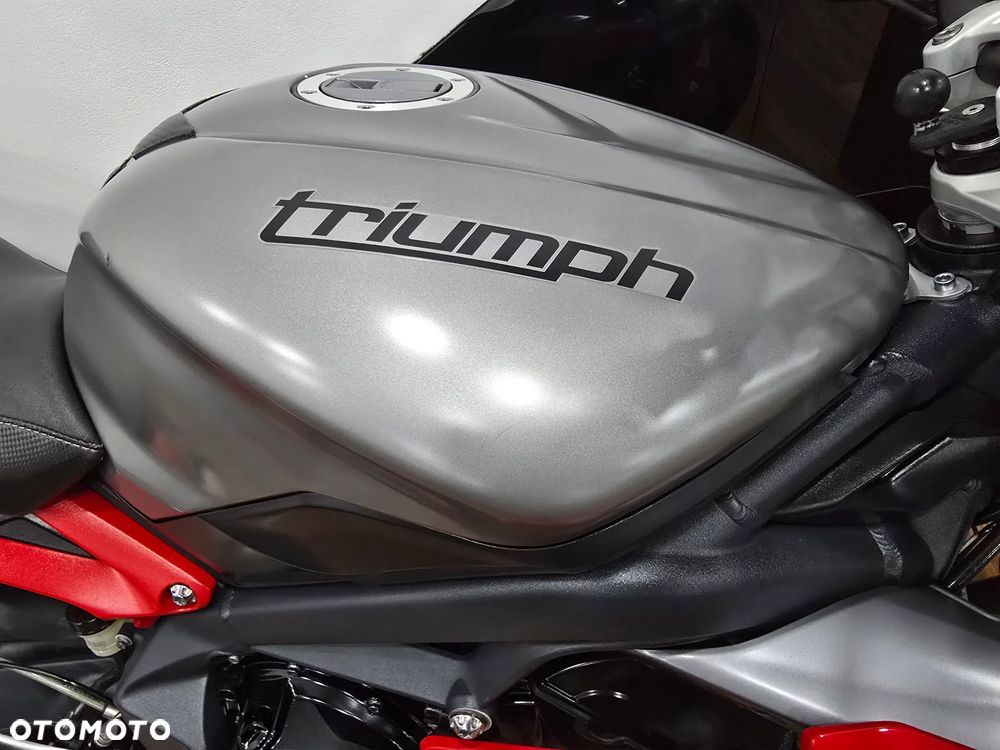 Triumph Street Triple - 20