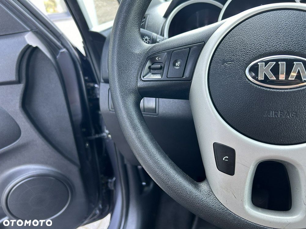 Kia Venga 1.4 CRDi M - 11