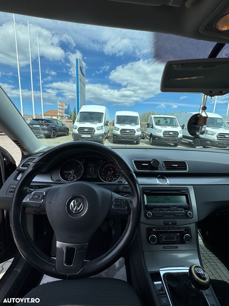 Volkswagen Passat 2.0 TDI 4Motion BlueMotion Technology Comfortline - 11