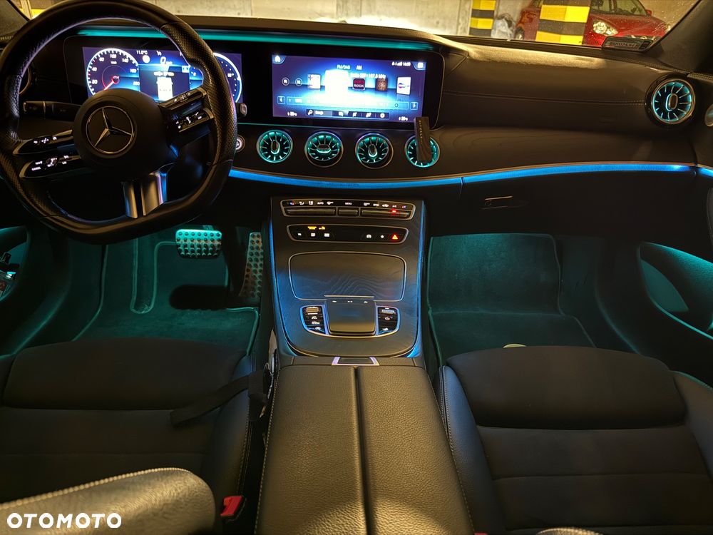 Mercedes-Benz Klasa E 300 Coupe 9G-TRONIC - 4