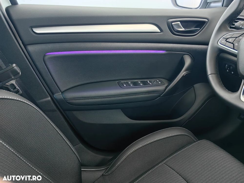Renault Megane TCe 140 GPF EDC Techno - 25