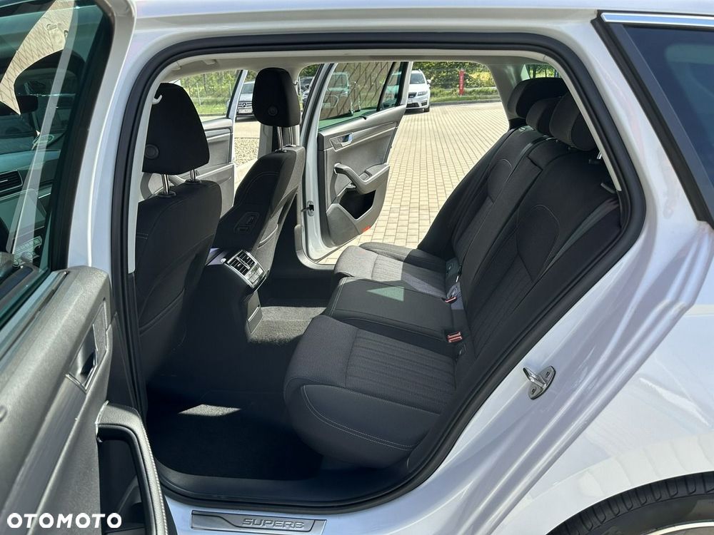 Skoda Superb 2.0 TDI SCR Style DSG - 13