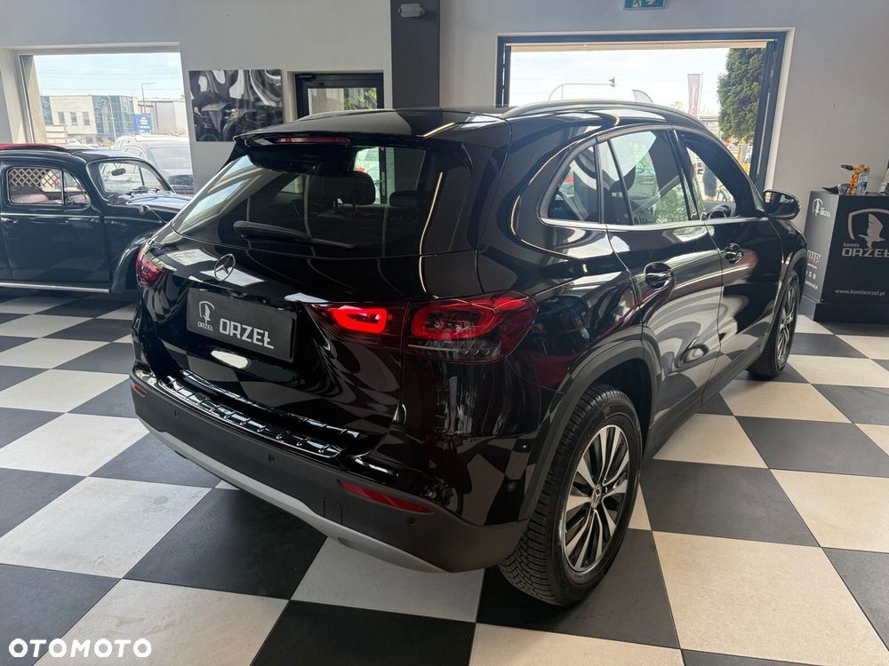 Mercedes-Benz GLA - 5