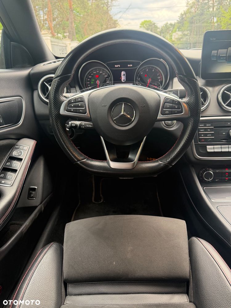 Mercedes-Benz CLA 220 4-Matic AMG Line - 20