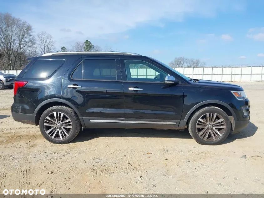 Ford Explorer - 36