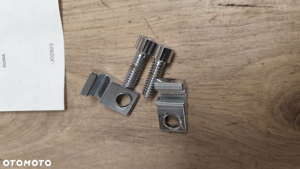 Chromowane uchwyty przewodu hamulcowego Harley Davidson 92006-05 - 3