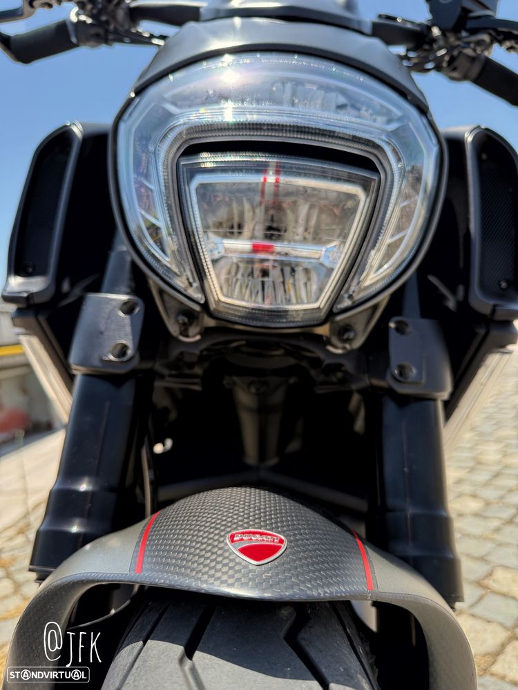 Ducati Diavel Carbon Edition Exclusive - 29