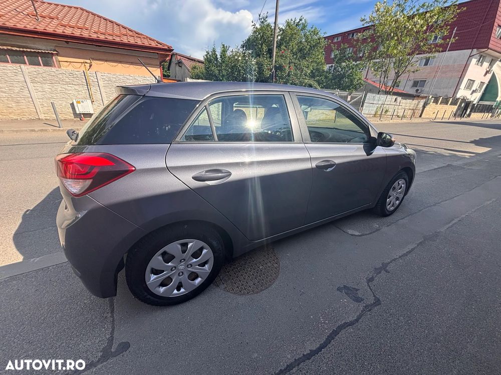 Hyundai i20 - 23
