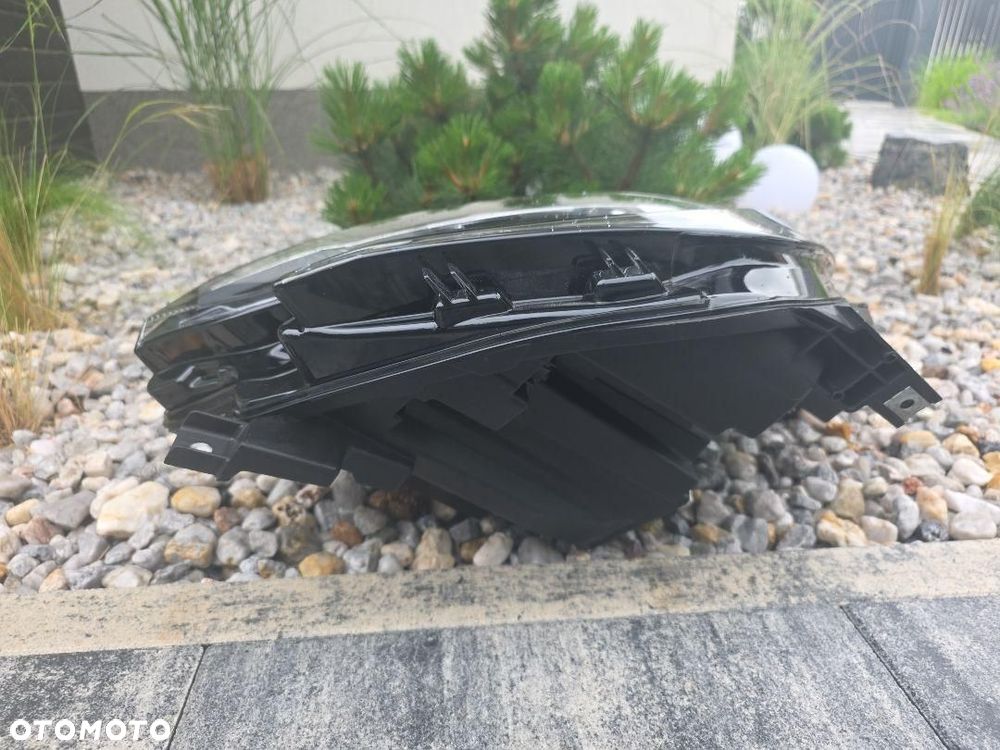 RENAULT CAPTUR 2 II Lampa lewa Kompletna Full Led 260600666R Długi Led - 9