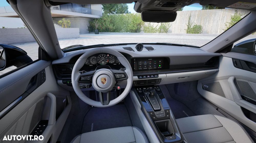 Porsche 911 Carrera 4 GTS PDK - 8