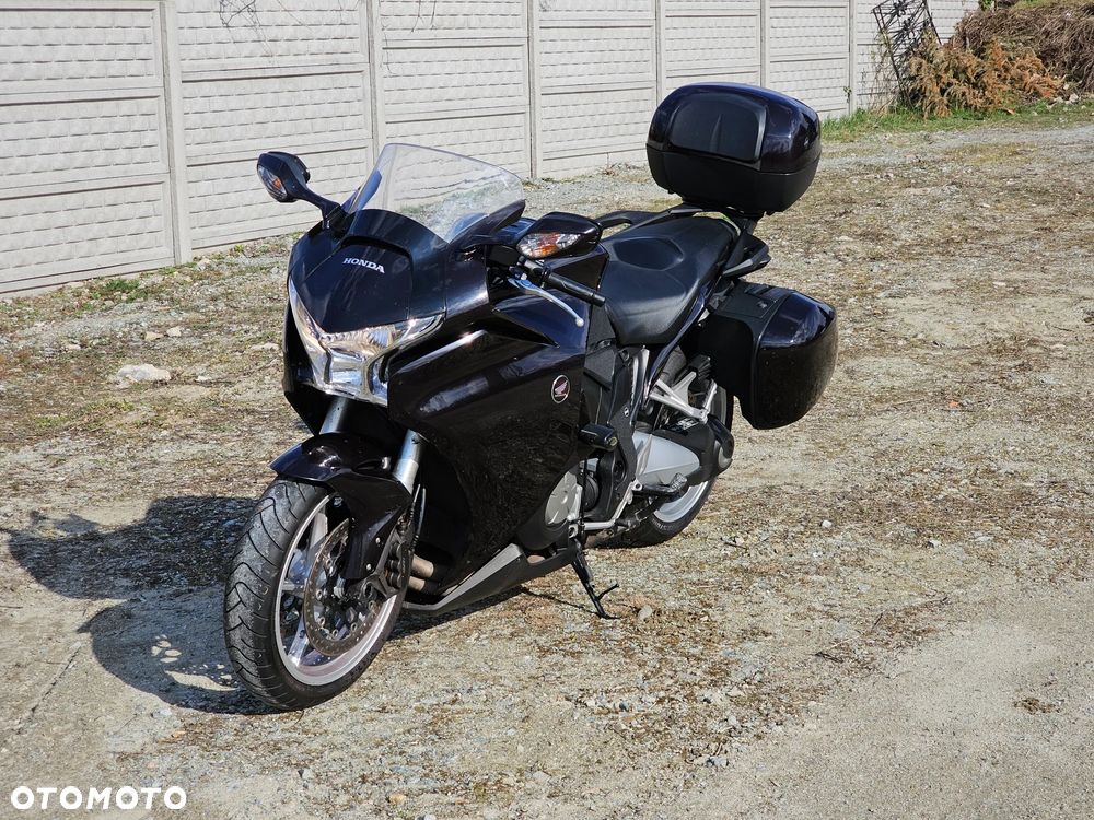 Honda VFR - 2