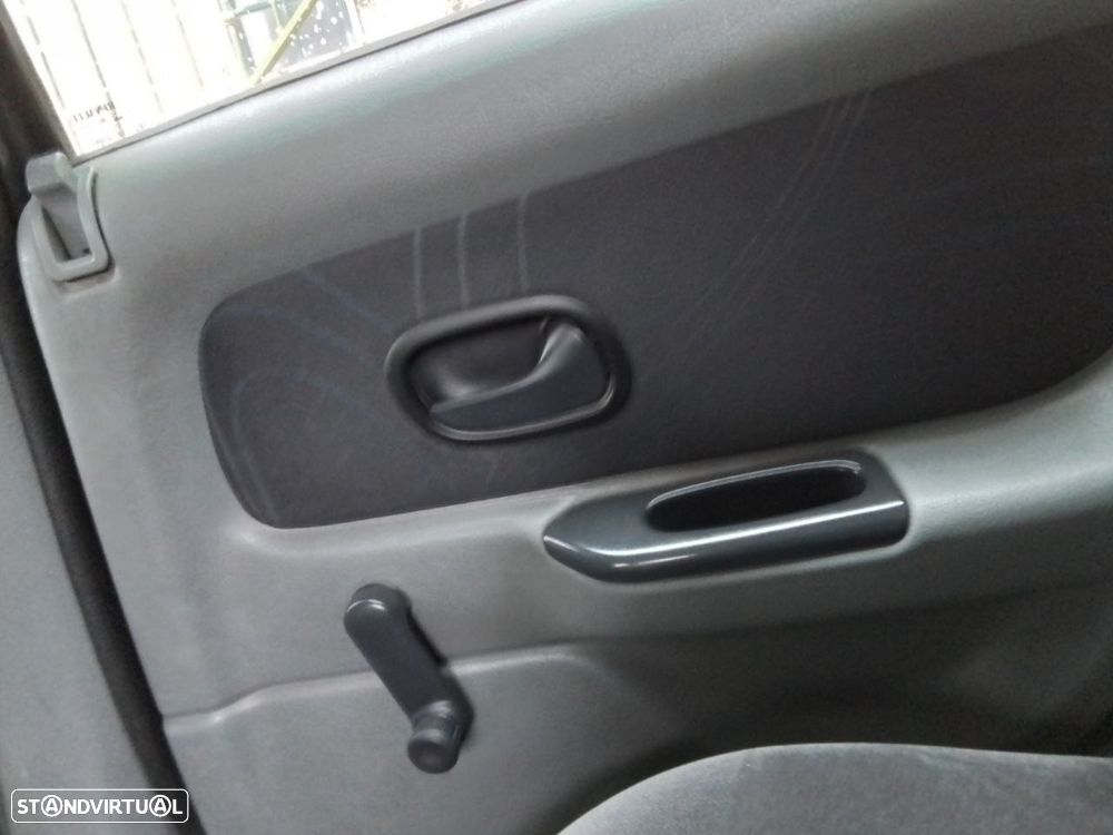 Renault Laguna 1.6 RXE - 10