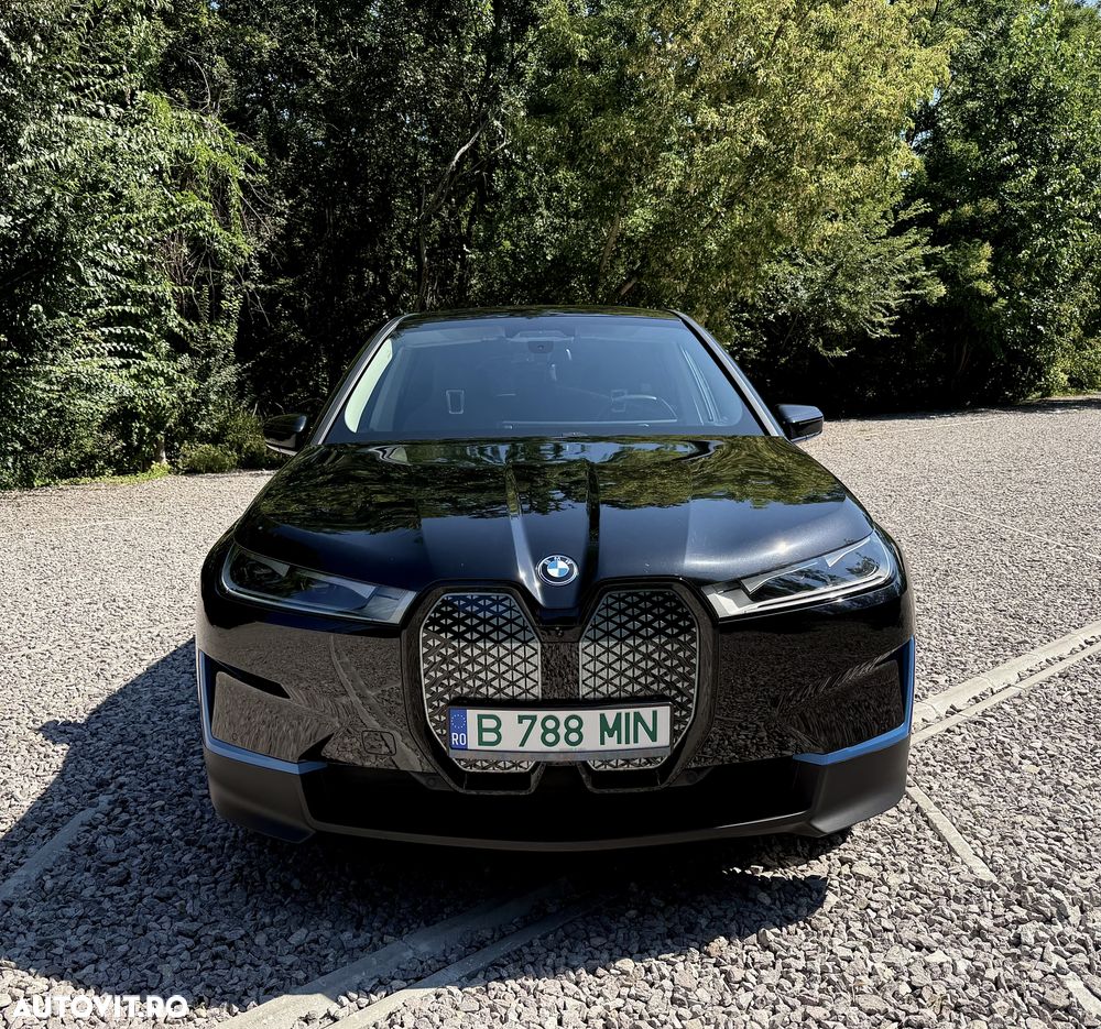 BMW iX - 3