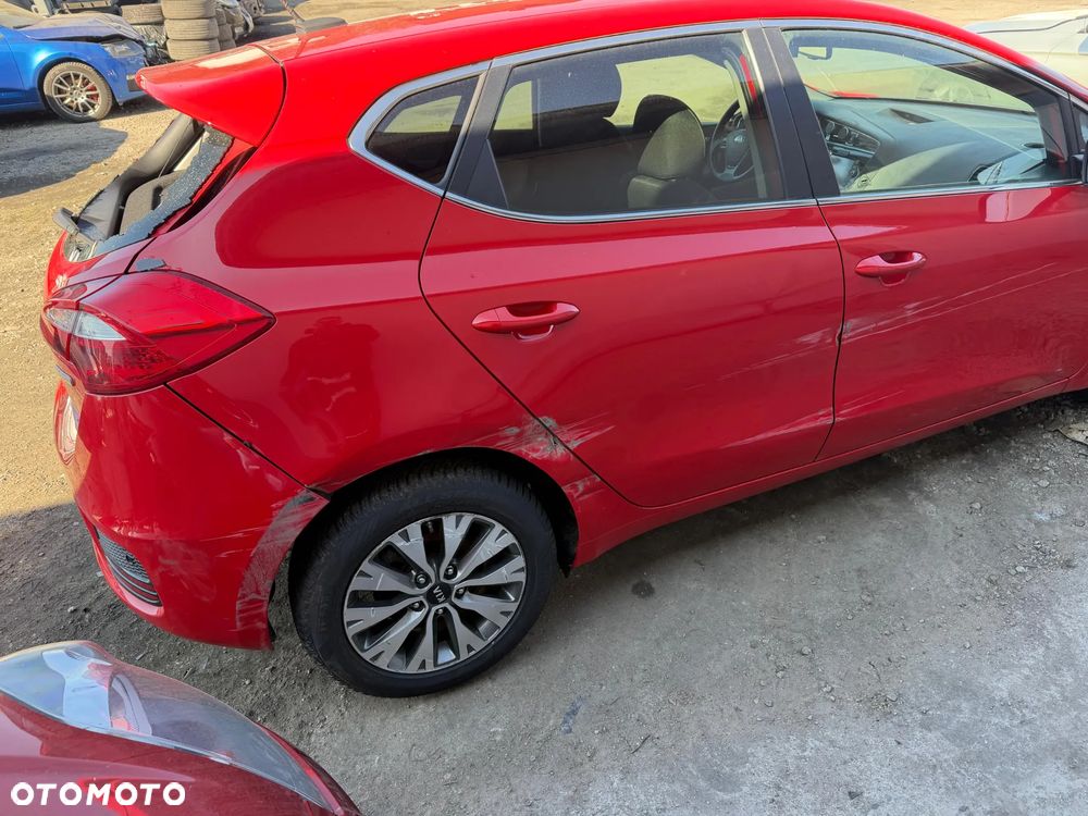 Kia Ceed 1.6 CRDi 136 ISG Vision - 21