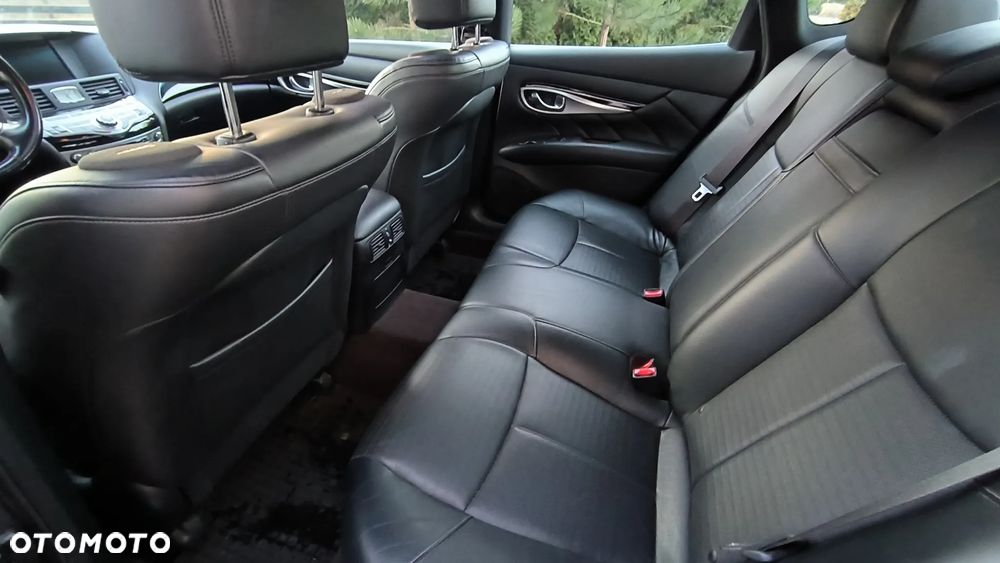 Infiniti M M37 S - 26