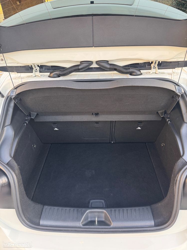 Mercedes-Benz A 180 d AMG Line - 14