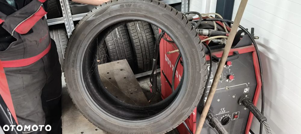 Komplet Opon Zimowych Goodride SW 608 235/45 R18 - 1