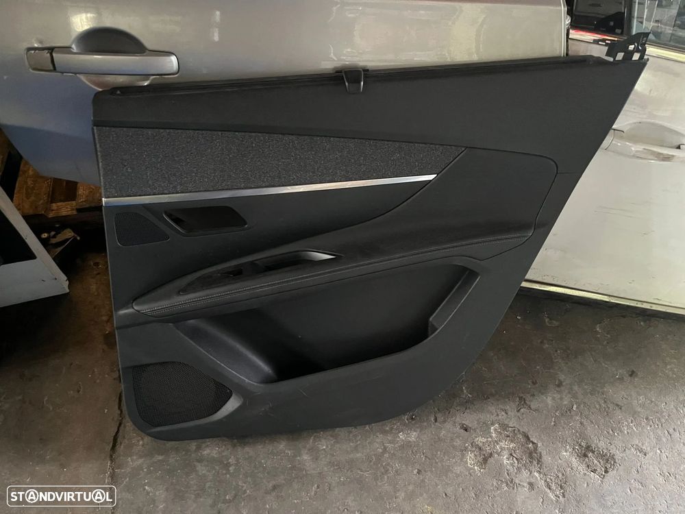 Peugeot 5008 II FORRA / QUARTELA PORTA TRAS DIREITA - FP036 - 1