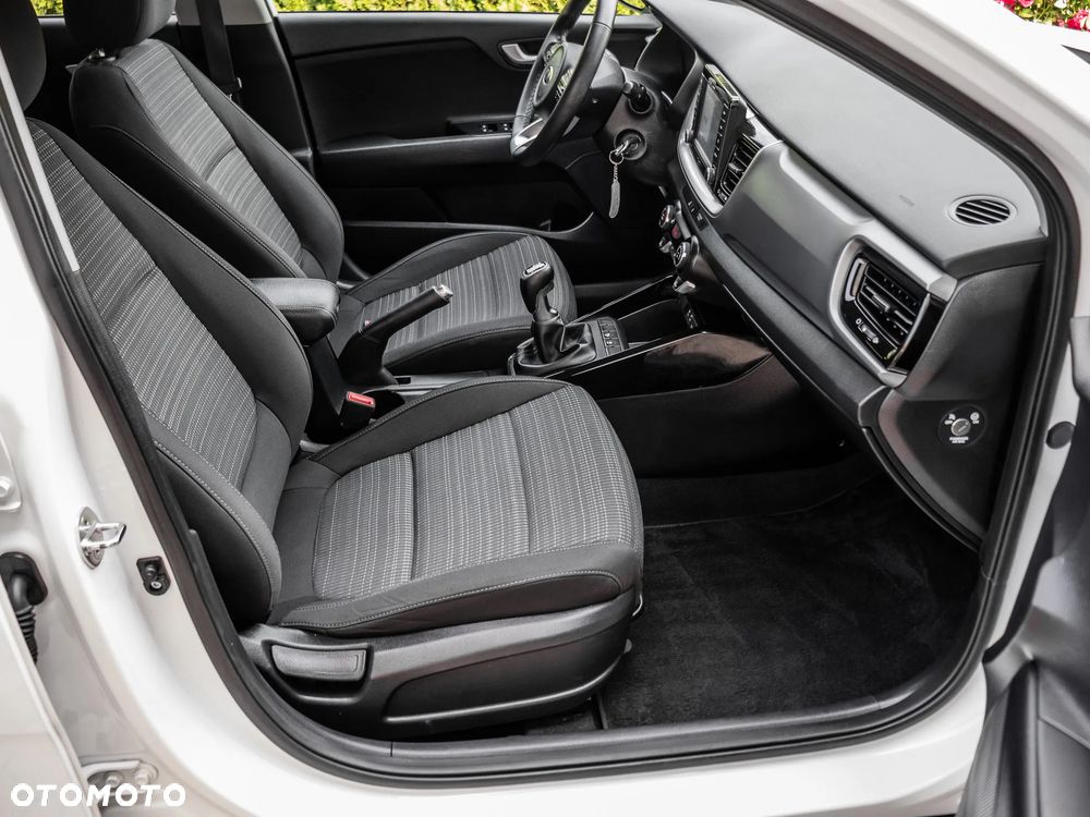 Kia Stonic 1.4 L - 14