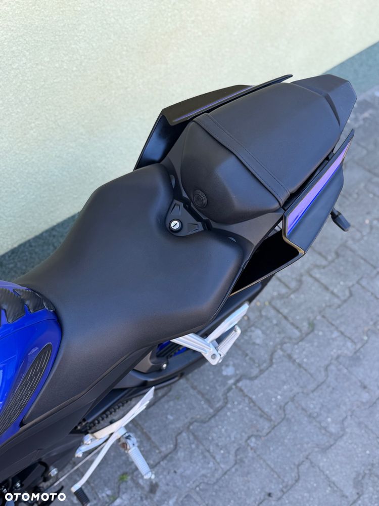 Yamaha YZF - 33