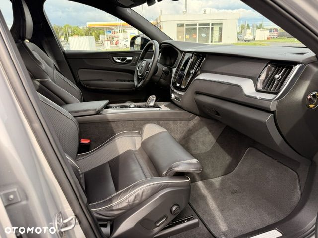 Volvo XC 60 B5 D AWD Geartronic RDesign - 32