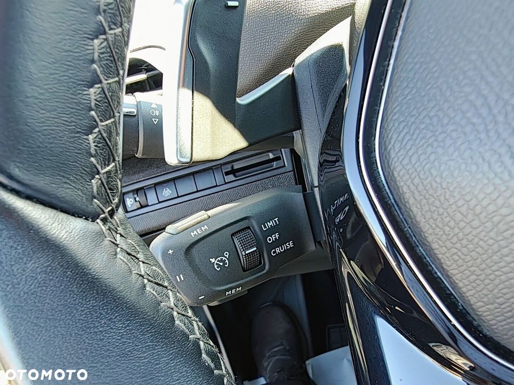 Peugeot 3008 1.2 PureTech Allure Pack S&S EAT8 - 28