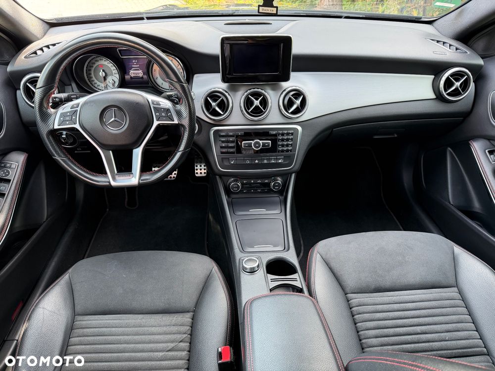 Mercedes-Benz GLA 200 7G-DCT AMG Line - 11
