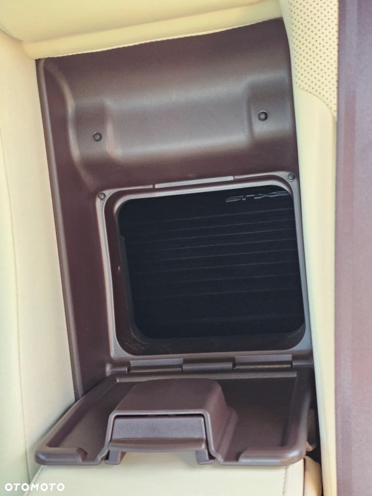 Lexus ES 300h Business Edition + - 19