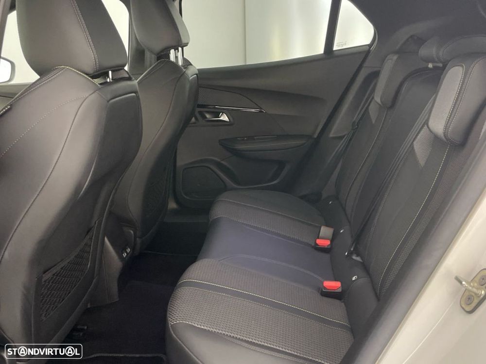 Peugeot 2008 1.2 PureTech GT - 12
