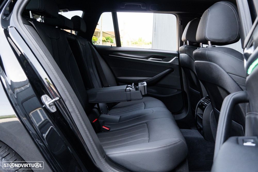 BMW 530 e Pack Desportivo M - 41