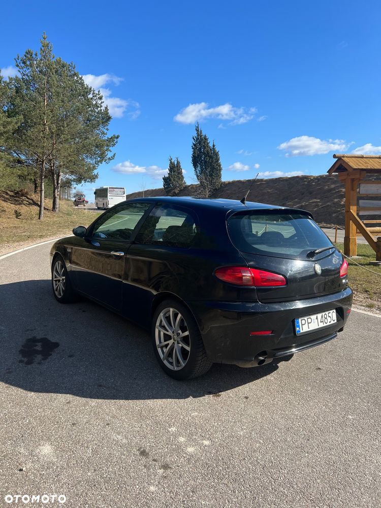 Alfa Romeo 147 1.9 JTD 16V Black Line - 4
