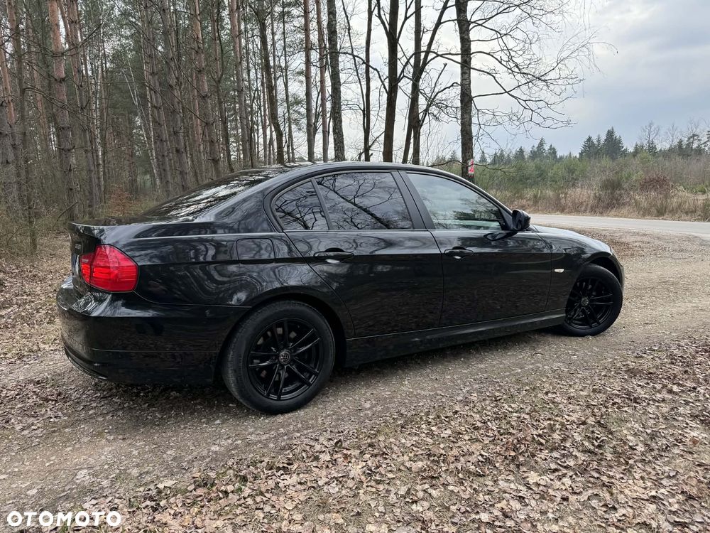 BMW Seria 3 318i - 9