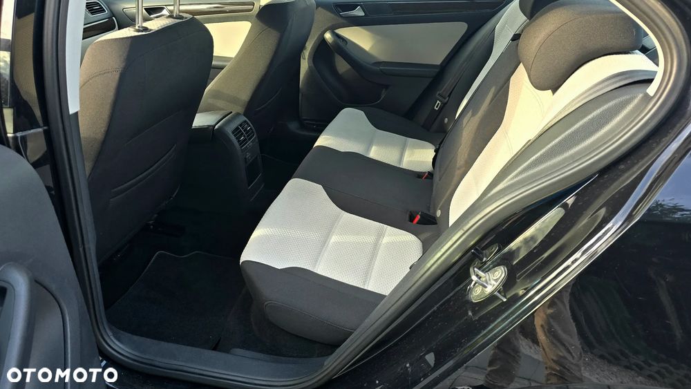 Volkswagen Jetta 1.4 TSI BMT Comfortline - 24