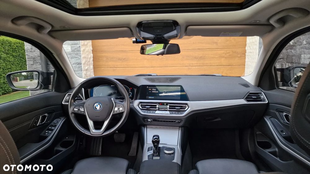BMW Seria 3 330e xDrive - 20