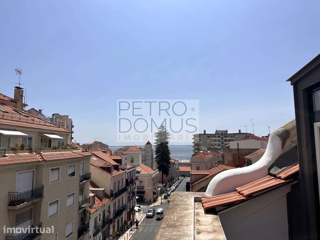 APARTAMENTO T2 TOTALMENTE REMODELADO COM VISTA DE RIO EM S. VICENTE... - Grande imagem: 3/17