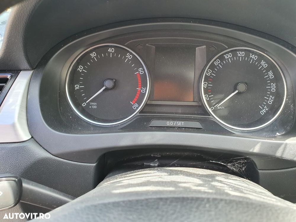 CEASURI BORD SKODA RAPID BENZINA - 1