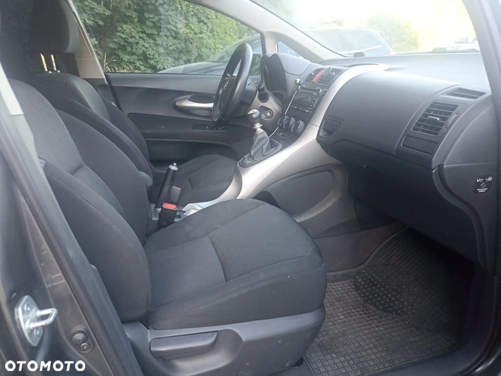 Toyota Auris 1.33 VVT-i Active - 5