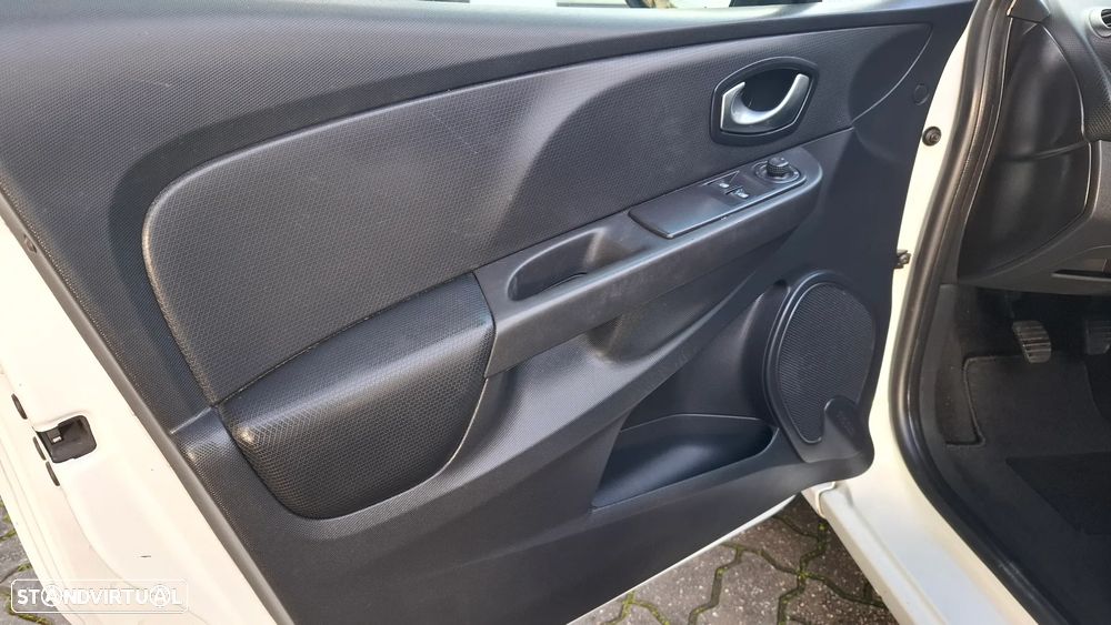 Renault Clio 1.5 dCi Dynamique S - 24