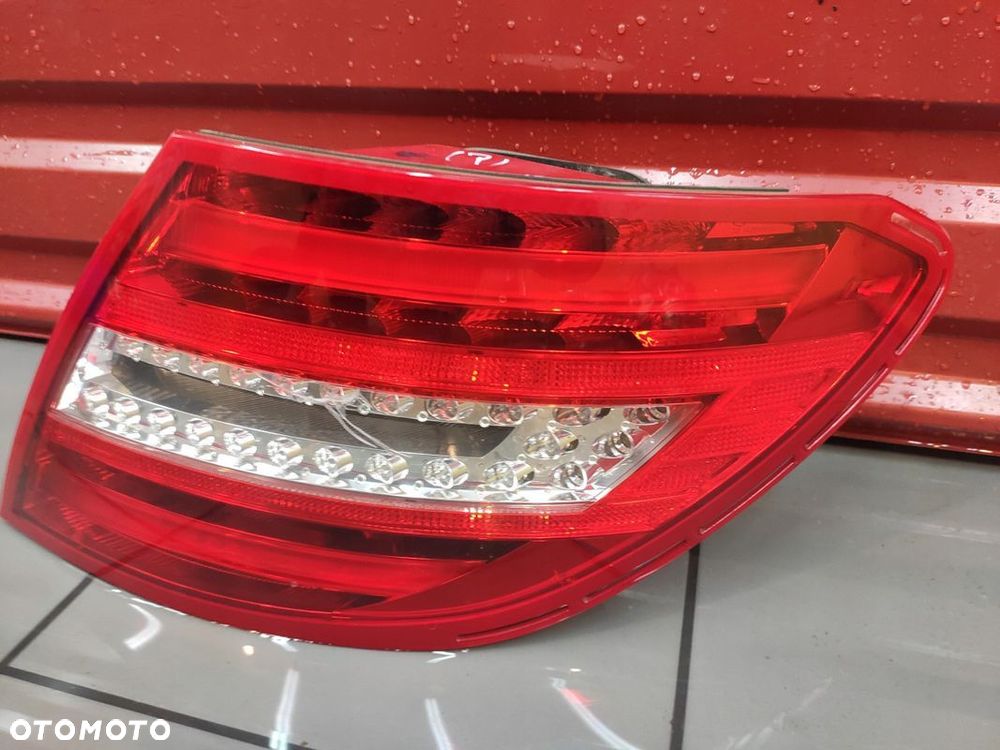 MERCEDES C-KLASA W204 LIFT LAMPA LED PRAWA TYŁ TYLNA EUROPA ORYGINALNA - 5