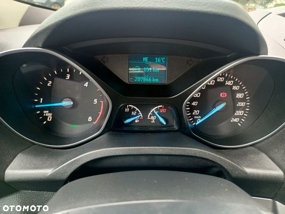 Ford Kuga 2.0 TDCi 2x4 Titanium - 16
